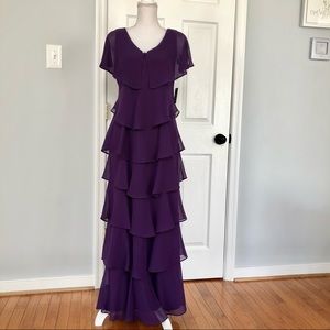 NWT SLNY Evening Dress